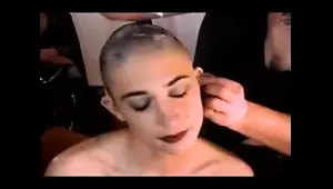 Woman that is strange gets her mind shaved subsequently sme