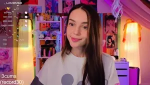 Amateur Webcam Teen Masturbates And Teases