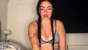 Hot amateur webcam teen masturbates for their fans