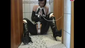 Latex masturbation