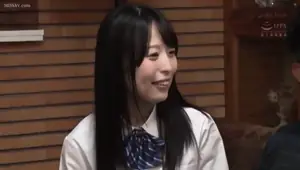 A Niece Who Secretly Inserts Ji Po On The Kne YUKARI MIYAZAWA