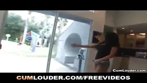 Hot babe gives amazing blow job