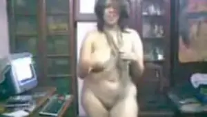 Indian amateur shows off her curvaceous physique