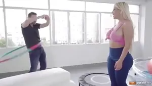 HD blonde babe likes to ride
