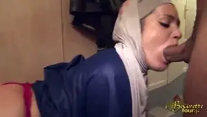 Headscarved beurette enjoying mind blowing anal sex