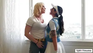 Trans milf Lucy Hart fucks her golfer gf