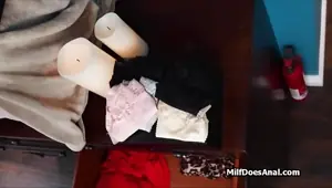 Finding cougars butt plug leads to fucking her ass