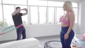 Blonde stunner gets eaten