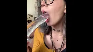 Vibrators Dildos! Slutty, Tatted Babe loves to cum