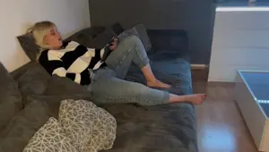 Masturbation I come multiple orgasms I watch a porno and I get so horny and wet