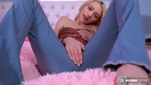 Cecelia Taylor: Flat Blonde Teen Cecilia Taylor Dildos Her Meaty Pussy