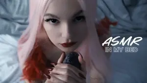 ASMR IN MY BED DIRTY LICKING, MOUTH SOUNDS, FINGERS LICKING, WET MASSAGE TRIGGERS SOLY ASMR