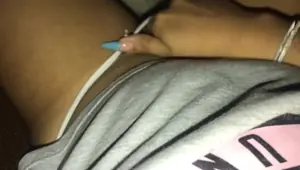 it also feels like rubbing my clitoris with my long nails It made me want to masturbate too much!