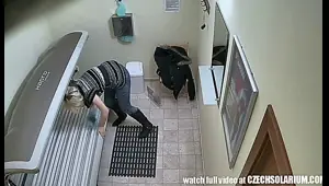 in public tanning bed