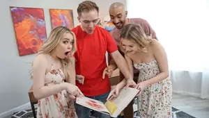 SisSwap Naughty Blonde Babes Give An Intimate Pussy Tour To Better Learn Their Womanhood