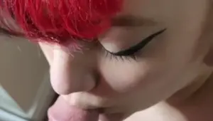 Thirsty Goth bimbo guzzles entire piss load non stop