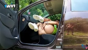 ragazza italiana beccata a masturbarsi da un guardone gli fa un pompino con ingoio 1win
