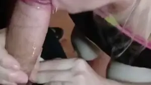 MILF puta me chupa la verga en vivo. garganta extraprofunda