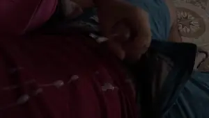 Batendo Punheta pro Amigo Fazendo ele Gozar bem Gostoso