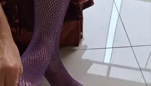 Stepsister Shows Me How To Change Her Panties