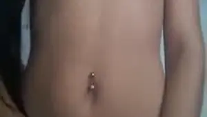 Culona colombiana desnudandose para el vecino
