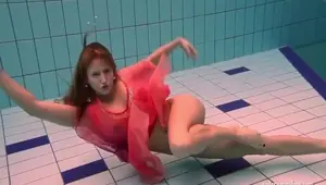 Big boobs Silvie swims and shows hairy pussy Cindy Gold