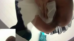 DADDYRAUNCH Asian ho pisses in toilet