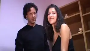 Due giovani Mogli Lesbo Amatoriale