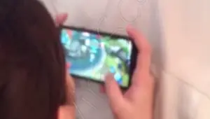 PINAY NA MASARAP PINK PEPE KINANTOT HABANG NAGLALARO NG MOBILE LEGENDS