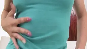 WETANDPUFFY Masturbating babe toying her puffy peach