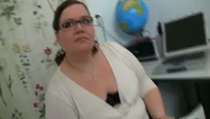 FATTYGAME Fat beauty gets her snatch fingered