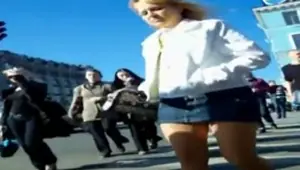Tourist unaware of upskirt