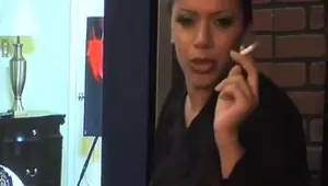 Alexis Silver mean girl smoking Carla Cougar