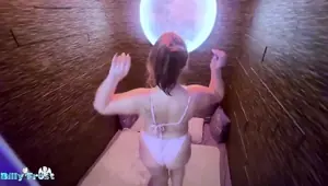Risky Deepthroat in Spa Room