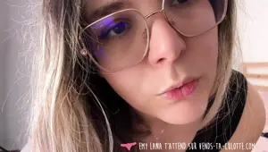 Vends ta culotte Sensual masturbation instruction by a beautiful French amateur