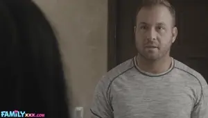 FAMILY XXX Stepbro Convinces Stepsis She Does Not Need a Boob Job