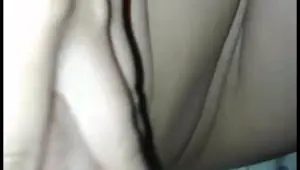 Mi novia muestra su conchita mojada